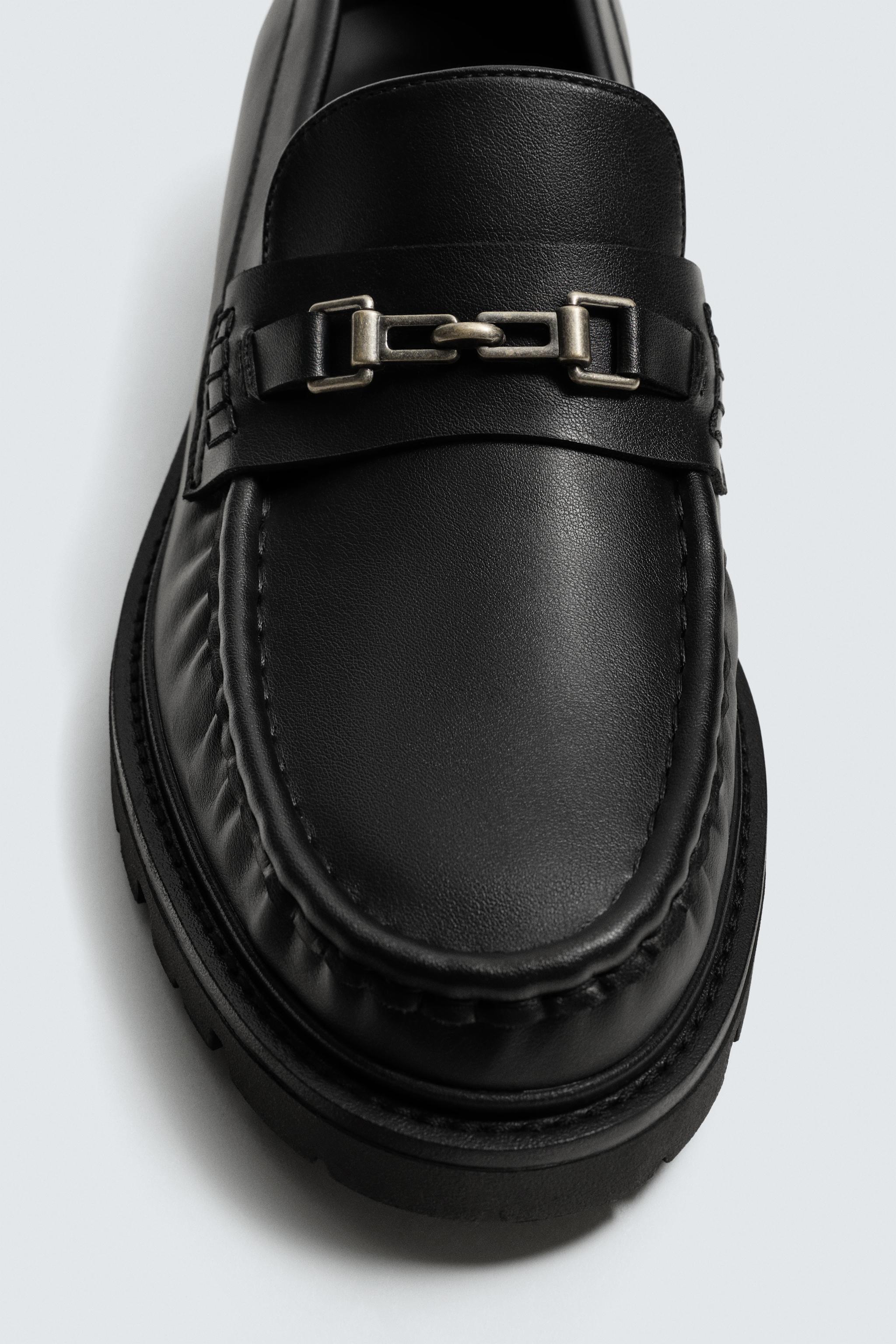 MOCASSINS AVEC DÉCOR MÉTALLIQUE